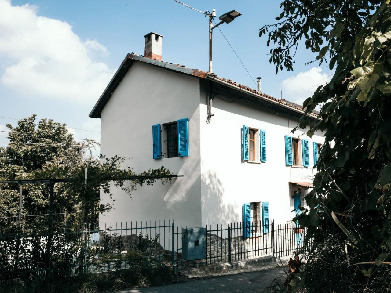 Superb Holiday Home In Piedmont Italy With Fireplace Santo Stefano Belbo Esterno foto